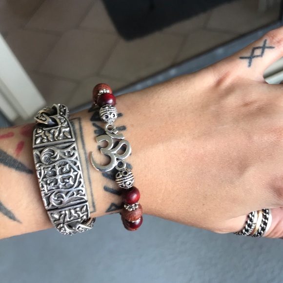 🔴SALE Red & brown wood mala beads om bracelet - Picture 5 of 8